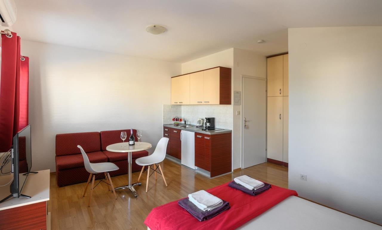 Apartments Blatancic 沃迪切 外观 照片