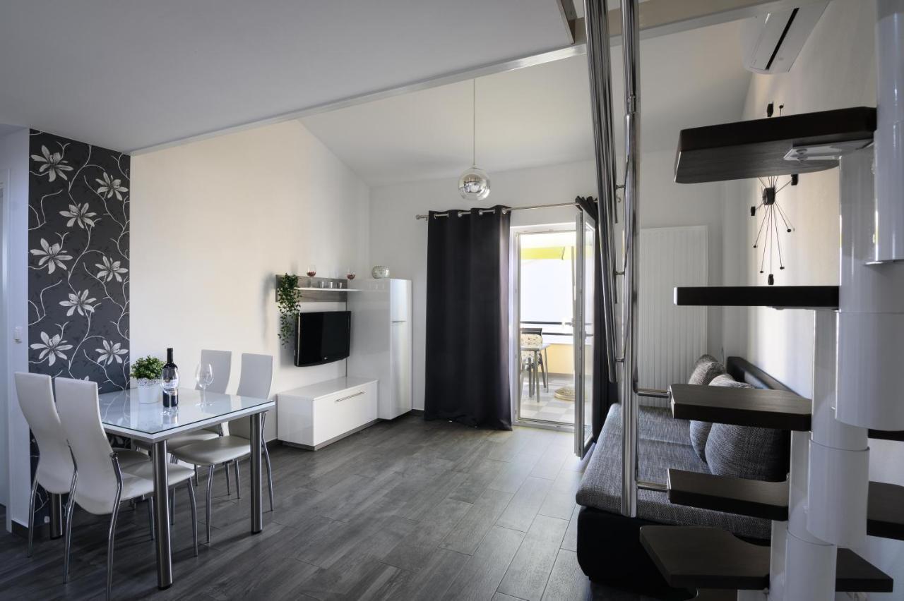 Apartments Blatancic 沃迪切 外观 照片